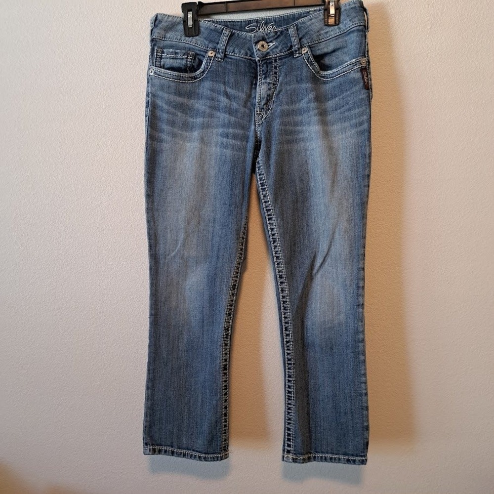 Silver Jeans Co Suki Capri‎ Medium Wash Denim Embroidered W32